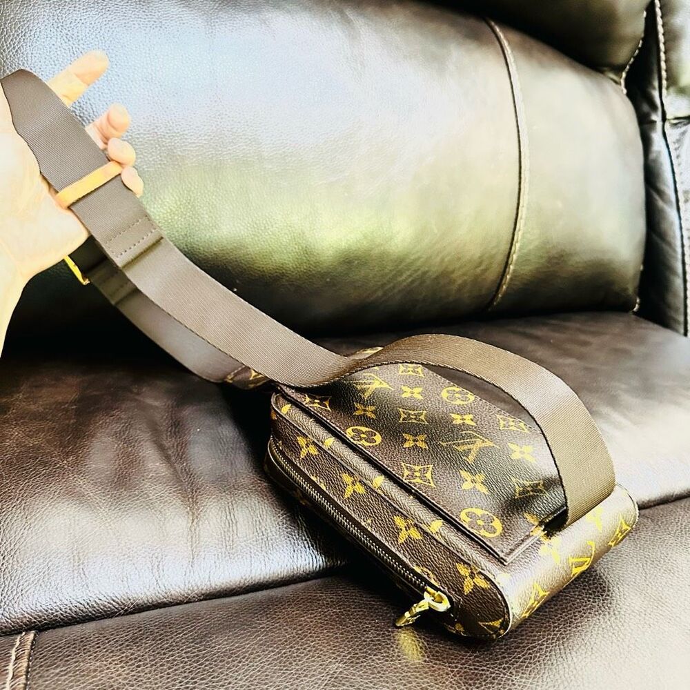 Louis Vuitton Geronimos Belt Bag Monogram - Picture 9 of 16